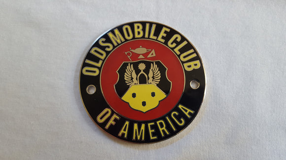 OLDSMOBILE CLUB OF AMERICA GRILLE BADGE (USA shipping only)